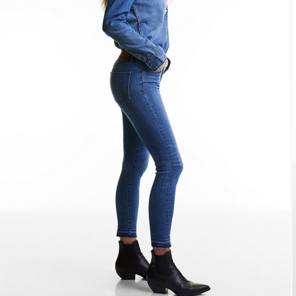 Denim Forum The Nico Mid Rise Skinny Crop …